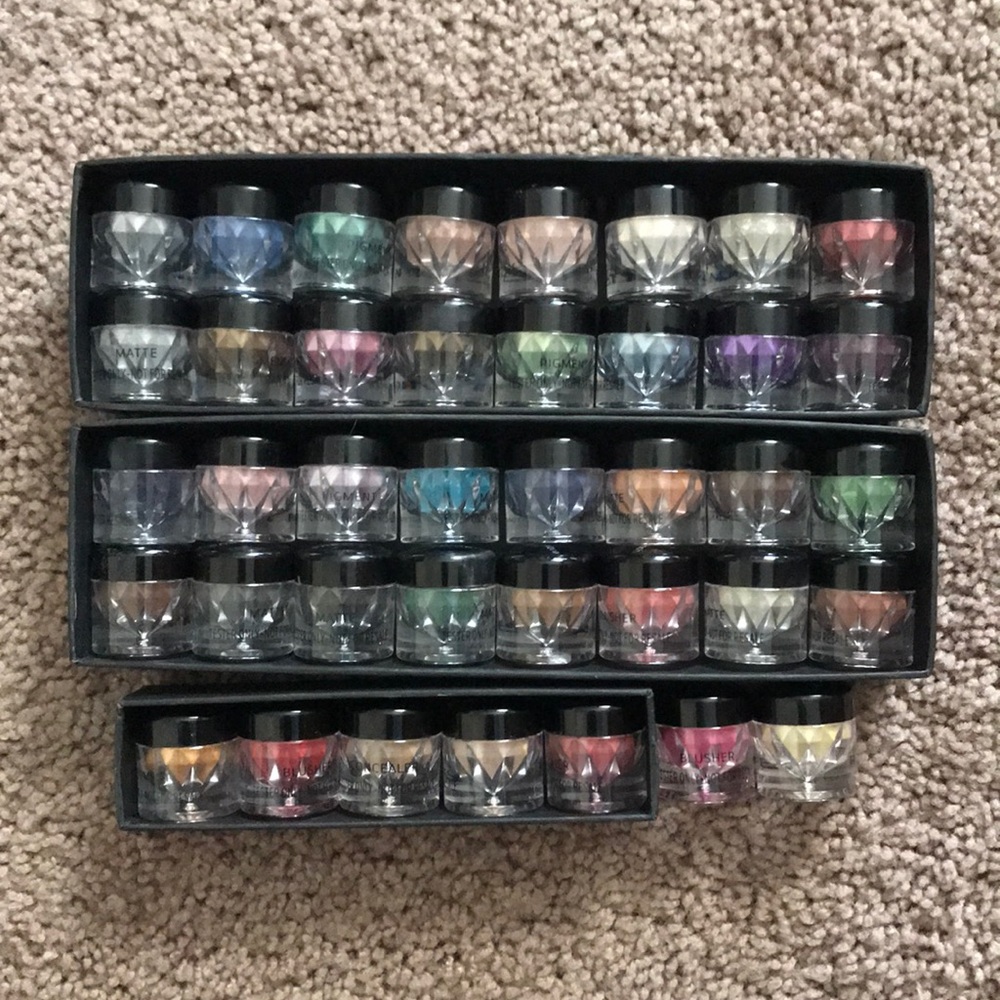 Younique mini loose pigments